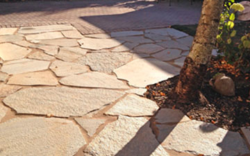 Hardscaping • Flagstone