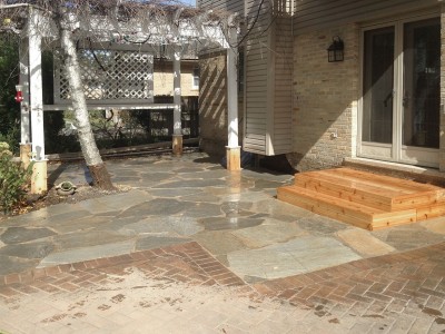 Idaho-Gold-Flagstone-Patio-with-Cedar-Steps---Flagstone-Patio-in-Park-Ridge