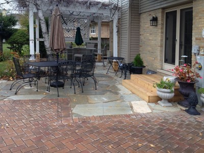 Idaho-Gold-Flagstone-Patio-with-Cedar-Steps---Flagstone-Patio-in-Park-Ridge
