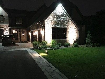 Path-Lights-and-Uplights-Single-House-in-Glenview